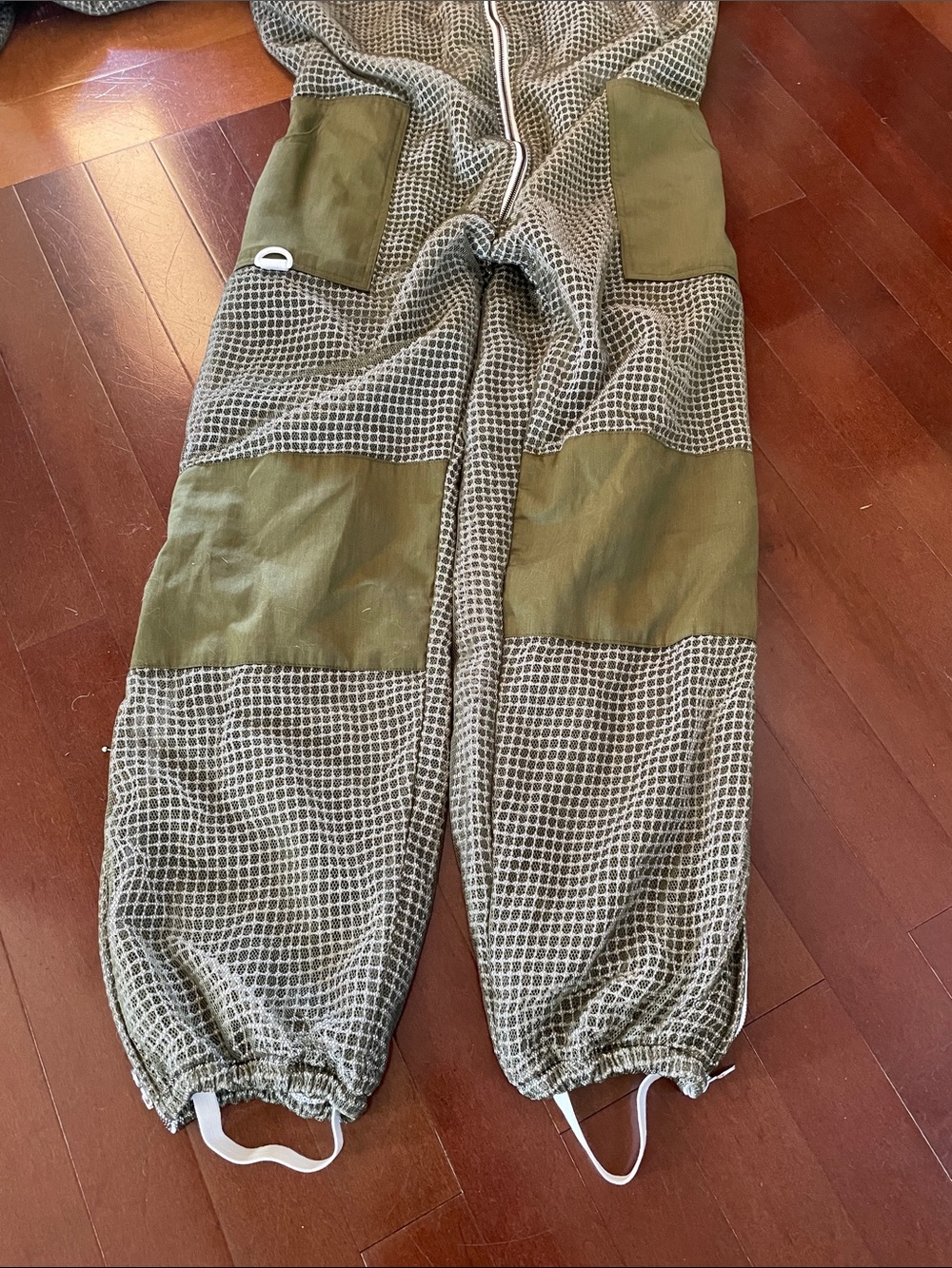 Men's Olive Green Beekeeper Protective Suit with Hood - Picture 7 of 11